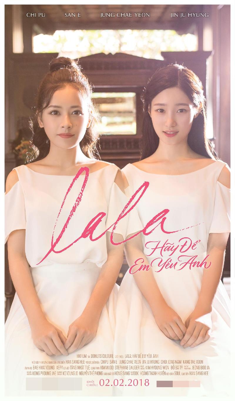 Poster như một lời ẩn ý rằng giữa Hà Mi và Yoon-hee sẽ có một mối liên hệ đặc biệt, và đây cũng chính là nút thắt quan trọng của câu chuyện trong phim.   Là bộ phim hợp tác Hàn – Việt, LaLa: Hãy để em yêu anh sẽ chính thức ra mắt khán giả vào ngày 2/2/2018.