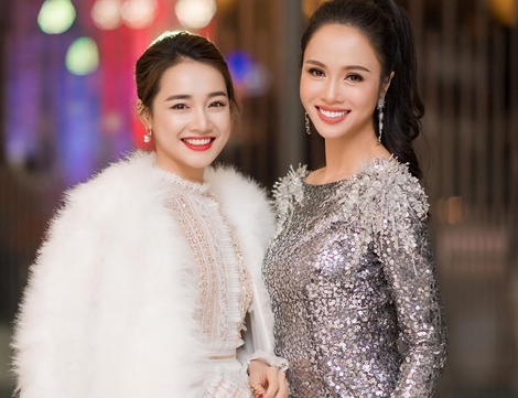 Nhã Phương và Vũ Ngọc Anh diện trang phục đối lập nhau ra mắt phim mới