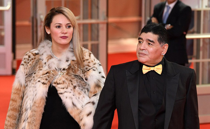 Maradona cùng bạn gái Oliva đến điện Kremlin