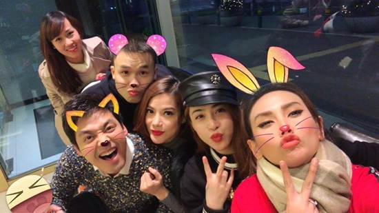 Võ Hoàng Yến khoe ảnh selfie với Trương Ngọc Ánh, MC Phan Anh trên trang cá nhân.