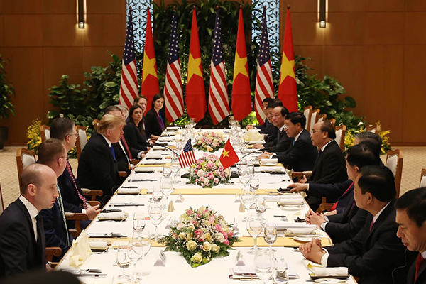 Bữa trưa kết hợp làm việc giữa Thủ tướng Nguyễn Xuân Phúc và Tổng thống Mỹ. Ảnh: Phạm Hải