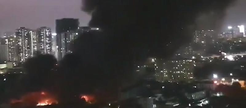 Hình ảnh vụ cháy ở Công ty Rạng Đông cắt từ clip 