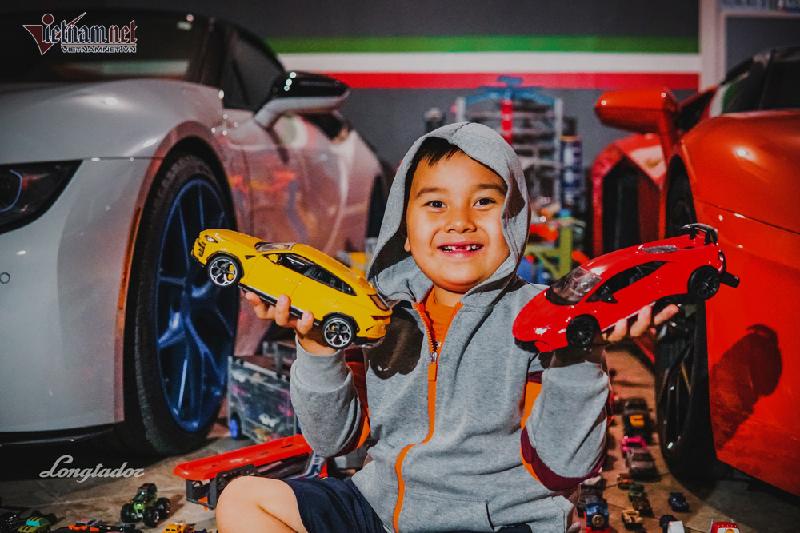 Cậu bé người Việt sở hữu 7.000 &quot;siêu xe&quot; gần tỷ đồng
