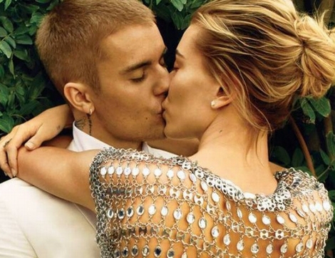 Justin Bieber và Hailey Baldwin chính thức là vợ chồng sau 4 lần hoãn cưới