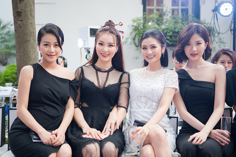 Từ trái qua: MC Phí Linh, MC Thuỵ Vân, diễn viên Diệu Dương, Lương Thanh cũng đến ủng hộ chương trình.